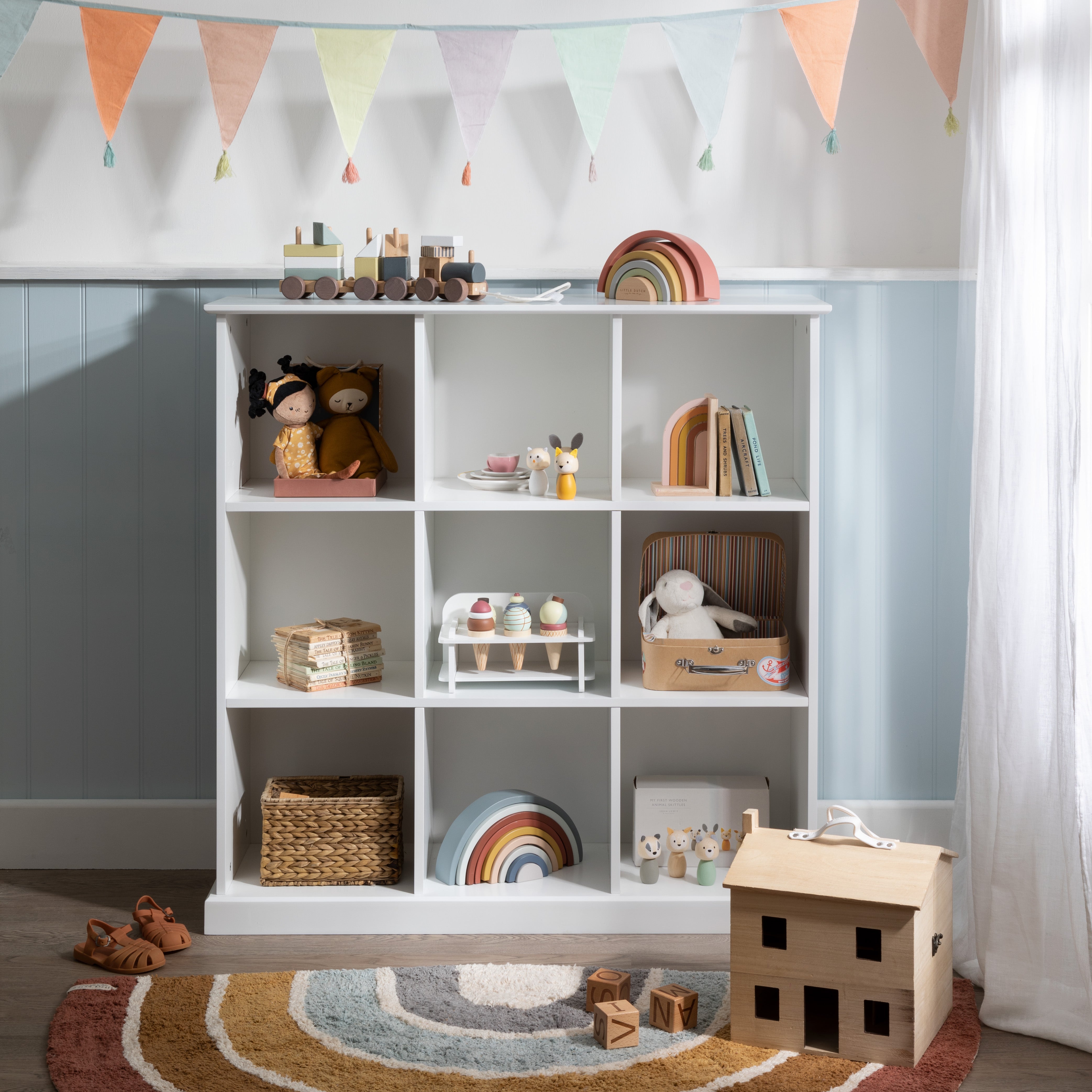 9 cube storage unit with outlet boxes