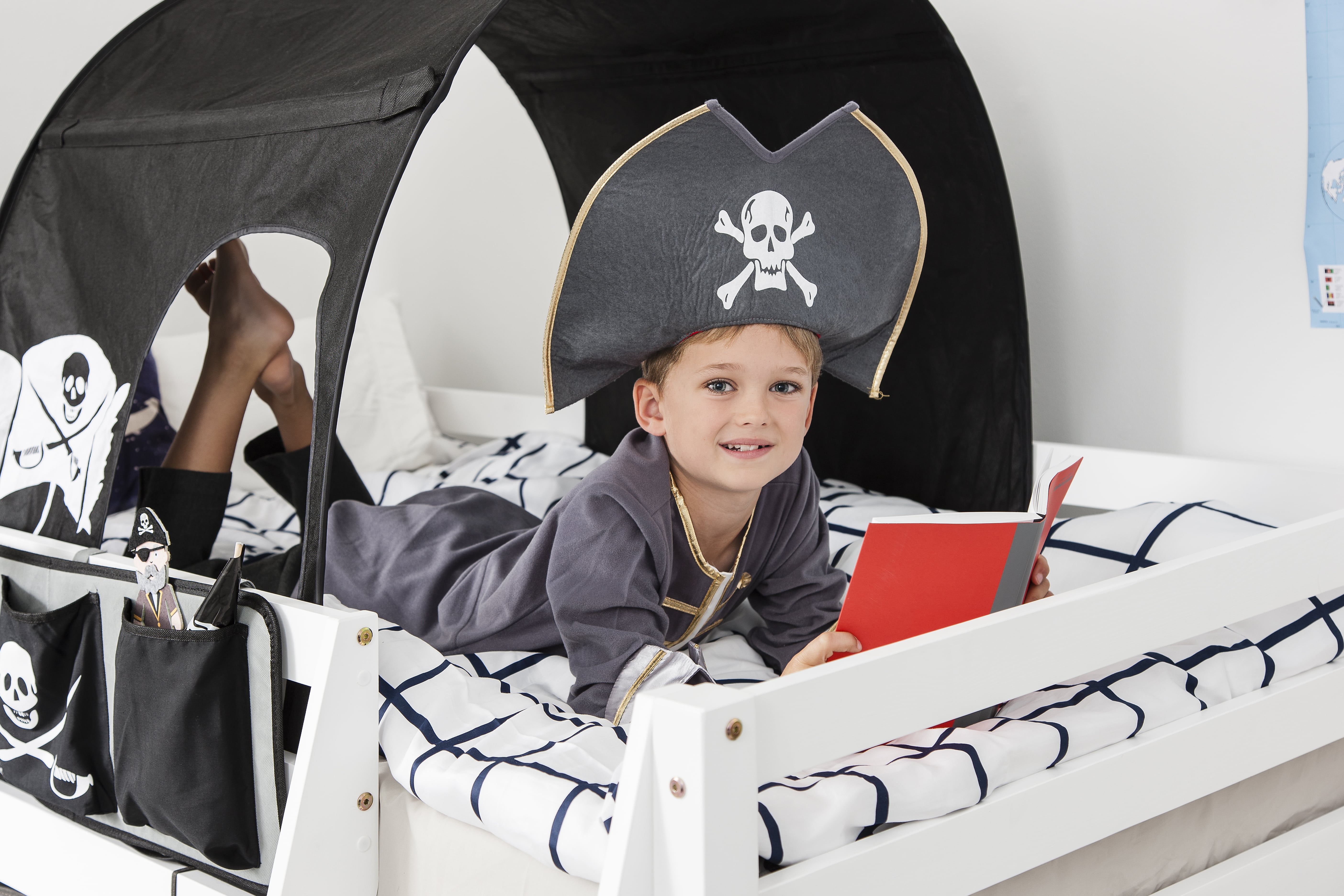 Moro Cabin Bed Midsleeper with Pirate Hideaway Package in Classic White