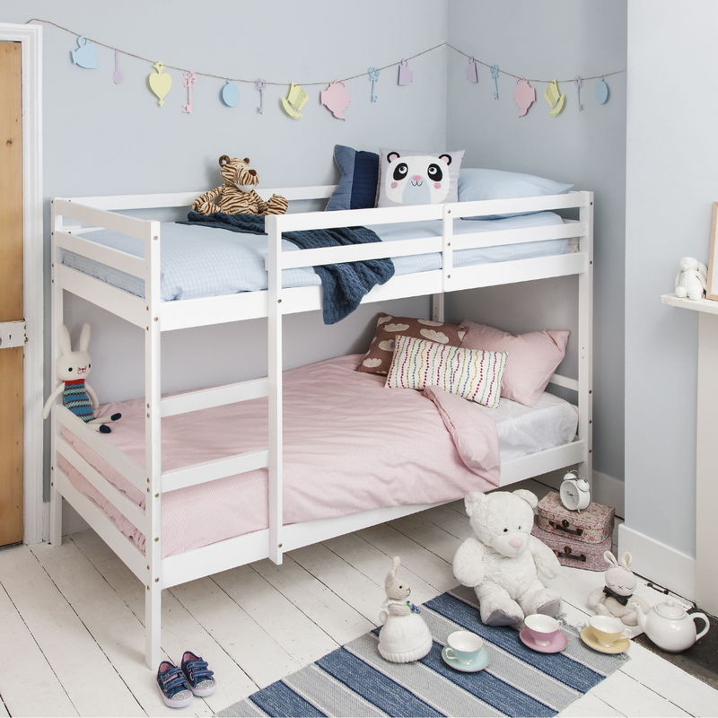 Jakke Bunk Bed with Straight Ladder in Classic White